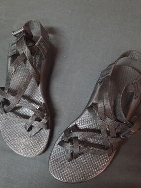 Chaco Black Strappy Adventure Sandals Sz 8